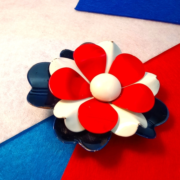 Vintage Red White and Blue Flower Brooch Pin Fat Petal Patriotic - Picture 1 of 8